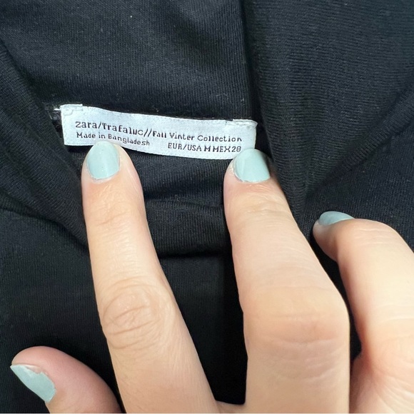 Zara Black Long Sleeve Turtleneck Sweater Dress/Tunic Lightweight, Size Medium - Picture 4 of 7